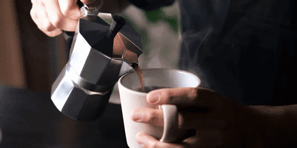 moka pot pouring coffee